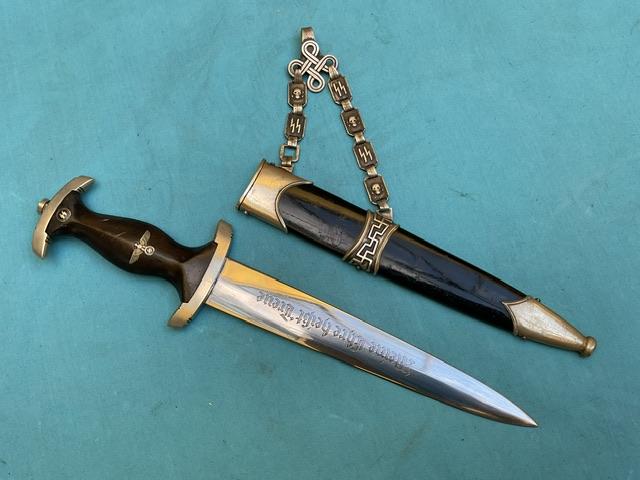 SS Chained Dagger