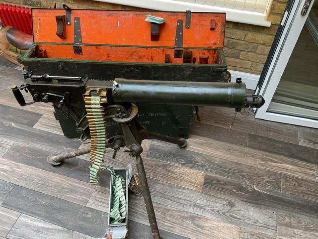WW2 Vickers old spec Tripod and shipping box